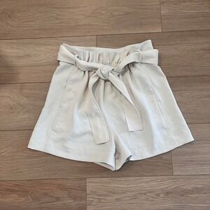 Wilfred Aritzia Ivory High Waist Paperbag Shorts Women 8 Quiet Luxury Minimalist
